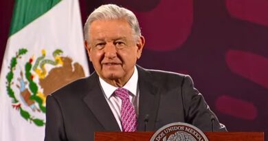 El presidente instó a los partidos opositores a esclarecer los fondos recibidos durante las elecciones y mencionó específicamente a Claudio X. González.