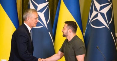 El excandidato presidencial acusa a Vladímir Zelenski de intentar provocar un conflicto global al buscar la intervención de la OTAN en la guerra con Rusia, lo que podría desatar la Tercera Guerra Mundial.