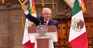 La gobernadora de Quintana Roo, Mara Lezama, reconoce el liderazgo humanista de López Obrador, destacando el impacto de sus políticas en el sur del país y su compromiso con la justicia social.