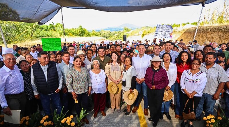 Con una inversión de 12 millones de pesos, Margarita González Saravia entregó la rehabilitación del camino a Xochitlán, beneficiando a más de 75 mil habitantes.