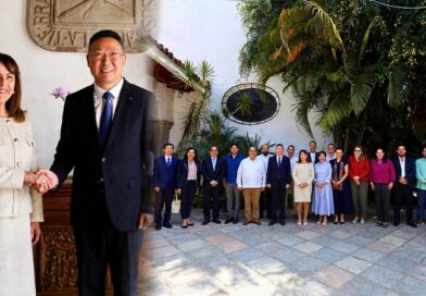 Gobierno estatal impulsa cooperación con China en inversión, innovación y cultura, buscando desarrollo económico y nuevas oportunidades para familias.