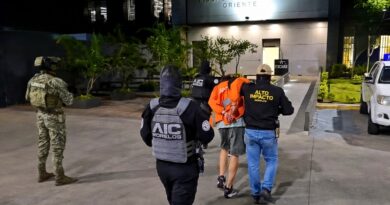 Operativo conjunto en Civac permitió liberar a una persona privada de su libertad y detener a dos presuntos implicados en Morelos.