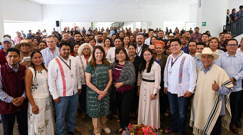 Margarita González Saravia encabeza diálogo directo con comunidades indígenas y afromexicanas para reformar la Constitución local y garantizar autonomía.