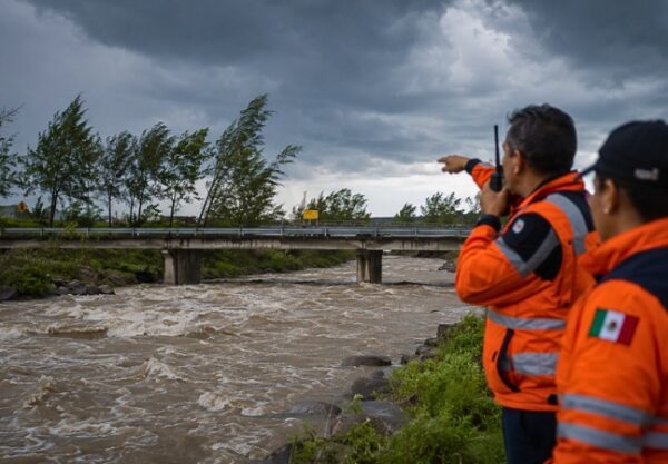 El aumento en ríos y arroyos mantiene en alerta a autoridades y ciudadanos; Protección Civil refuerza vigilancia y prevención.