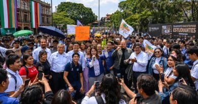 La gobernadora anunció un apoyo bimestral de mil 40 pesos para transporte público, beneficiando a estudiantes de cuatro instituciones de educación superior en una primera etapa que arrancará en julio.