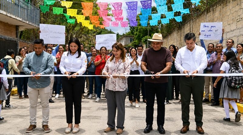Calles Bonfil y Amatista, en La Joya, ya son realidad tras años de abandono; gobierno estatal garantiza tránsito seguro a familias y comerciantes.