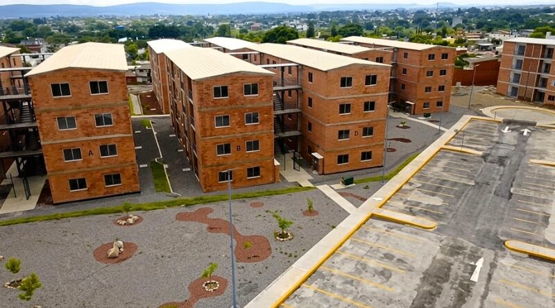 La gobernadora Margarita González Saravia informa a la presidenta Claudia Sheinbaum sobre los avances del programa Vivienda para el Bienestar en el estado, que busca transformar la vida de miles de familias.
