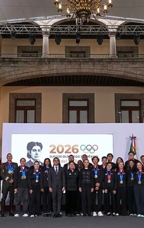 México cerró Santo Domingo 2026 como líder regional; el Gobierno prepara estímulos y más becas para fortalecer el alto rendimiento deportivo nacional.