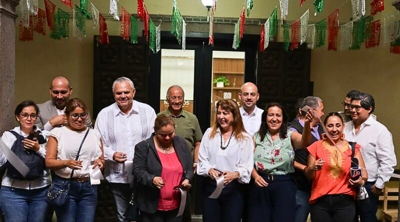 Margarita González Saravia habilita un espacio para medios en Palacio de Gobierno y destaca la libertad de expresión como eje del diálogo institucional.