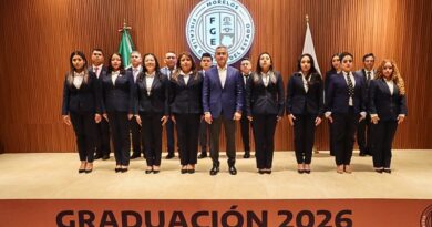 Blumenkron Escobar tomó protesta a los nuevos funcionarios, formados con recursos propios de la institución, y los llamó a priorizar a las víctimas.