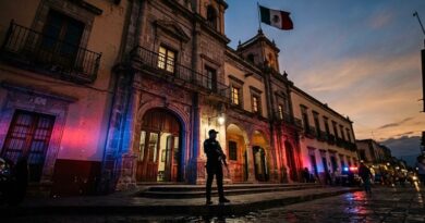 En dos años de gobierno, Sheinbaum reporta 14 alcaldes procesados y 20 condenas firmes dentro de la Operación Enjambre contra el narcopoder local.