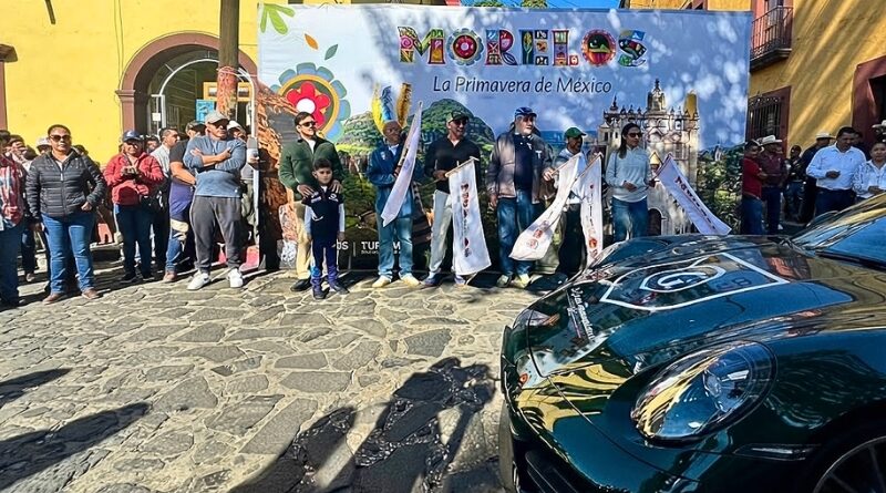 Por primera vez, el Pueblo Mágico recibió a pilotos y autos clásicos en una escala que impulsó el turismo y los negocios locales de Morelos.