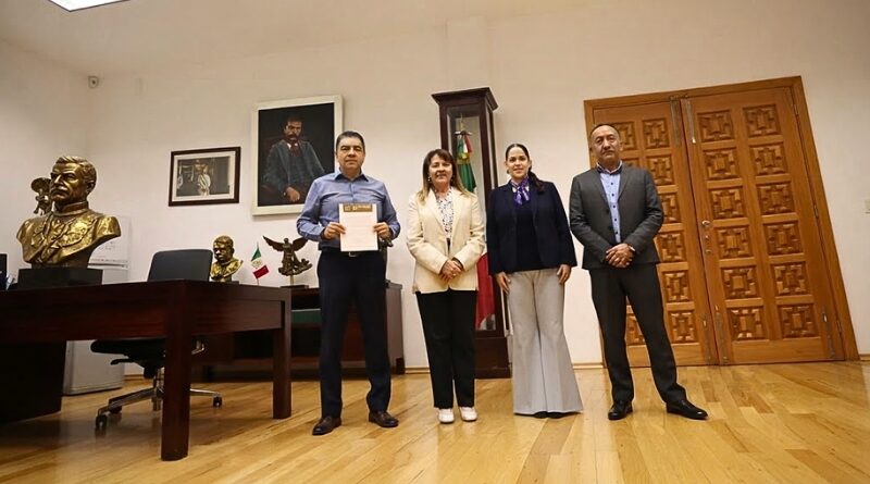 La gobernadora Margarita González Saravia designó a Carlos Franco Ruiz y Cristopher Reynaldo Echenique para encabezar dos instituciones estatales.